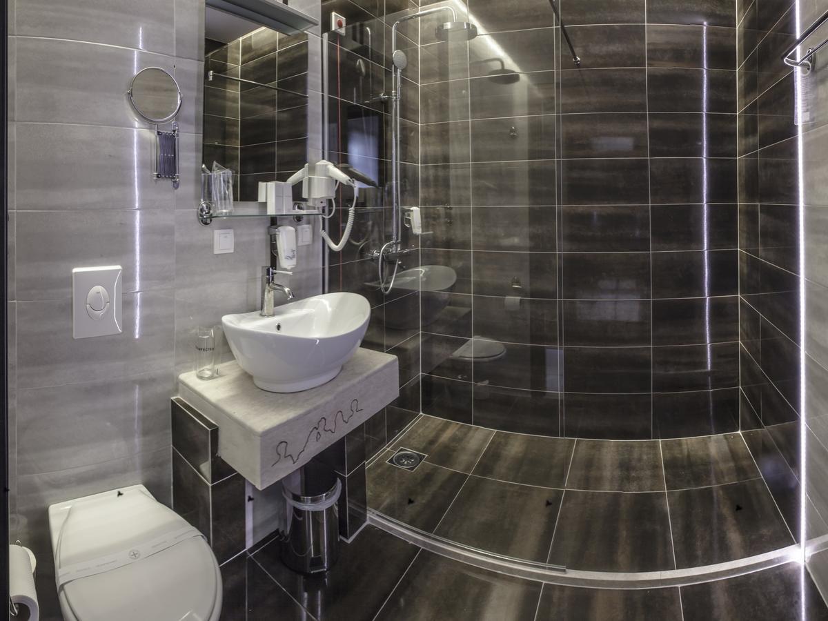 Theater Garni Hotel 4*