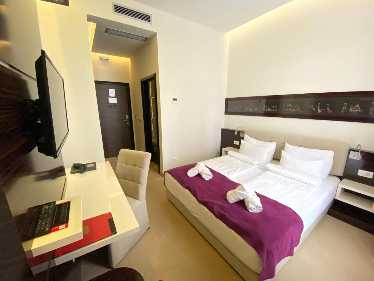 Hotel Theater Garni 4*